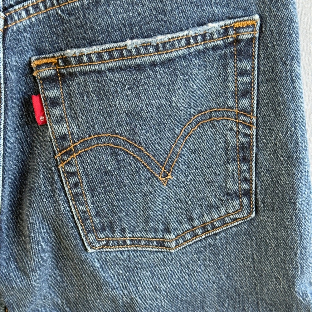 Levi's Ribcage Straight Leg Jeans Size 26 Light Wash High Rise Denim - Picture 7 of 13
